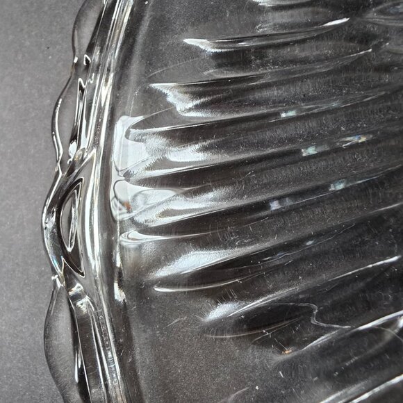 Vintage Clear Glass Serving Cake Plate With Floral Starburst Design 11" Diameter - Picture 5 of 5
